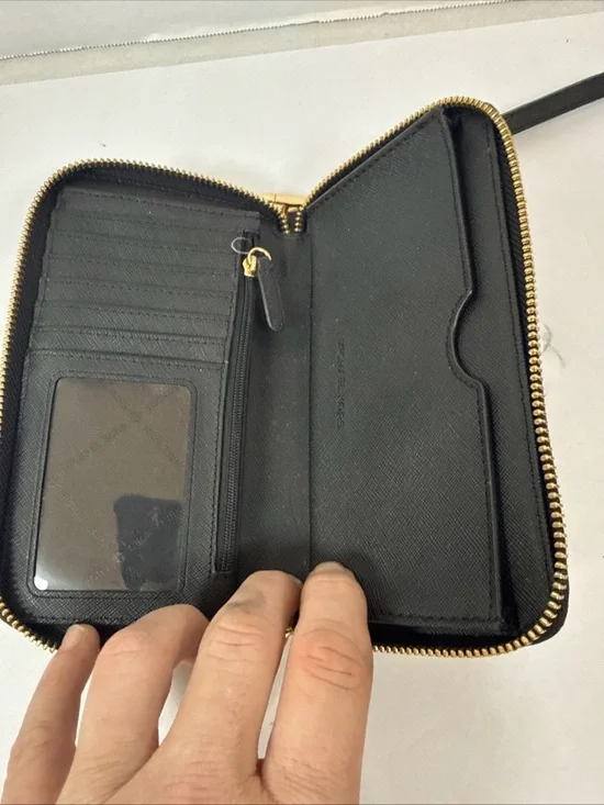 Michael Kors Jet Set Black Wristlet Wallet Zip Around Phone Holder Gold - Picture 4 of 8